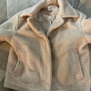 Great jacket for the fall and early winter. Worn twice